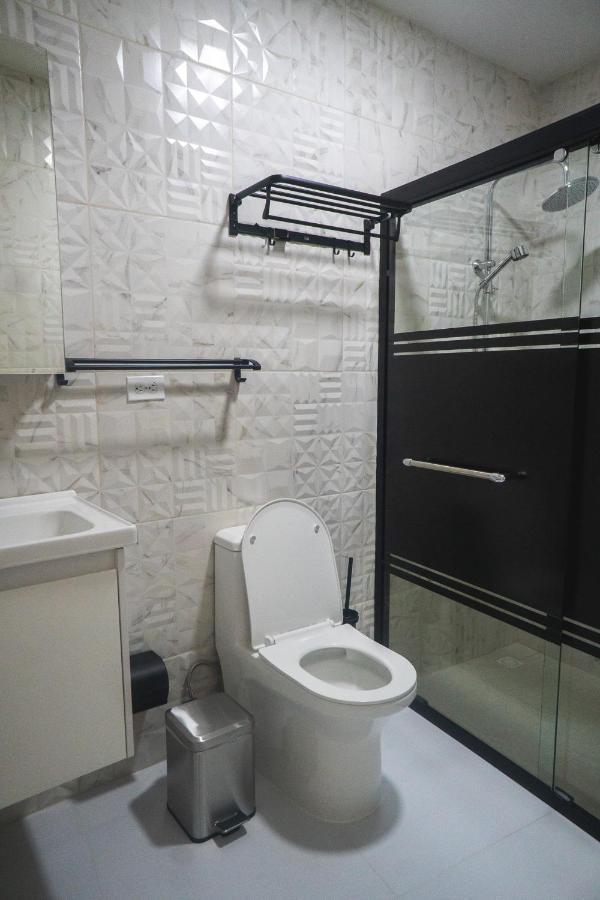 Pavia'S Centerpoint Oasis Apartment โอรันเยสตัด ภายนอก รูปภาพ
