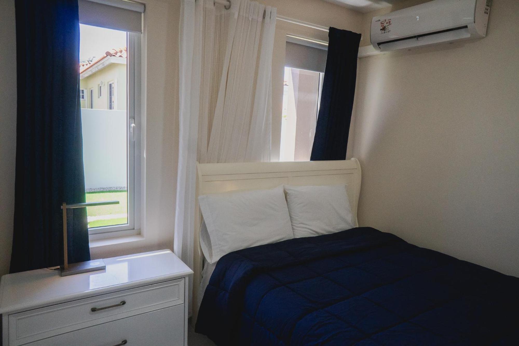 Pavia'S Centerpoint Oasis Apartment โอรันเยสตัด ภายนอก รูปภาพ